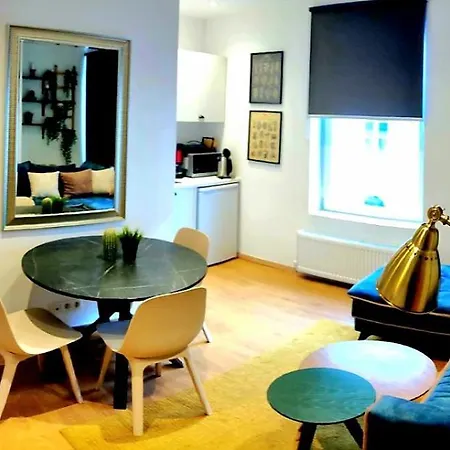 Quartier Louise Apartment *